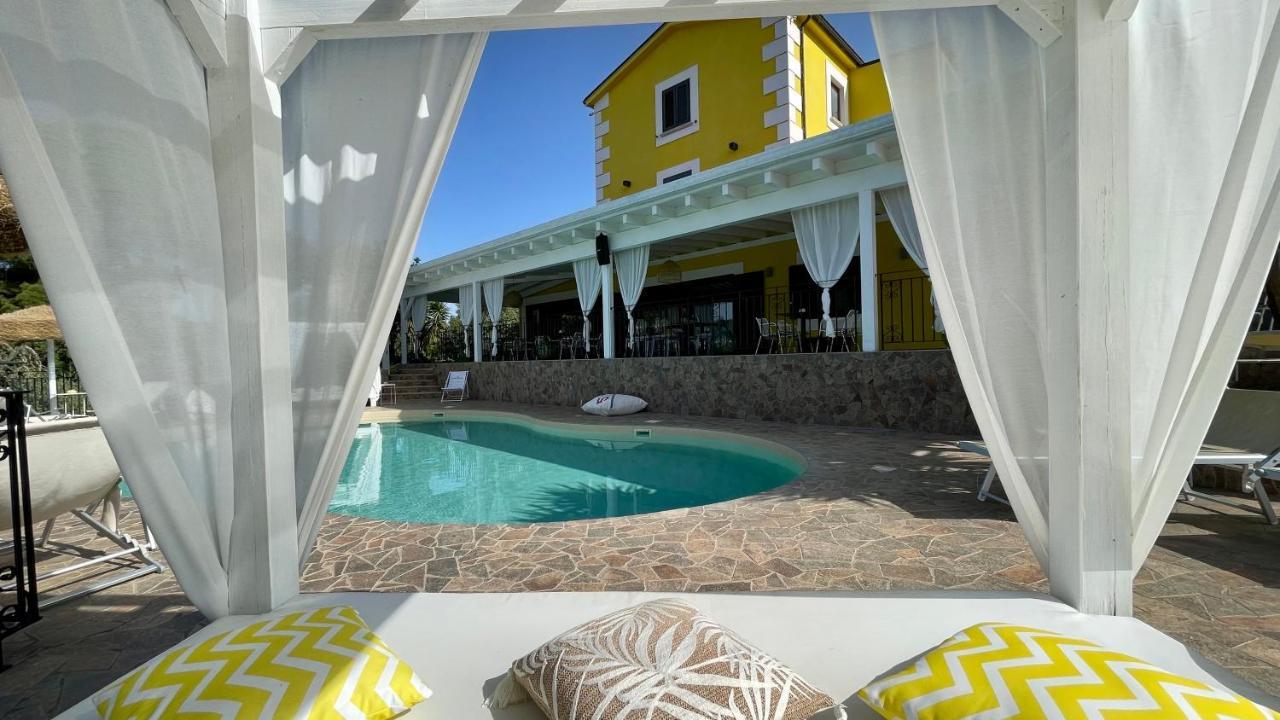 Borgo Del Nespolo Bed & Breakfast Peschici Exterior photo