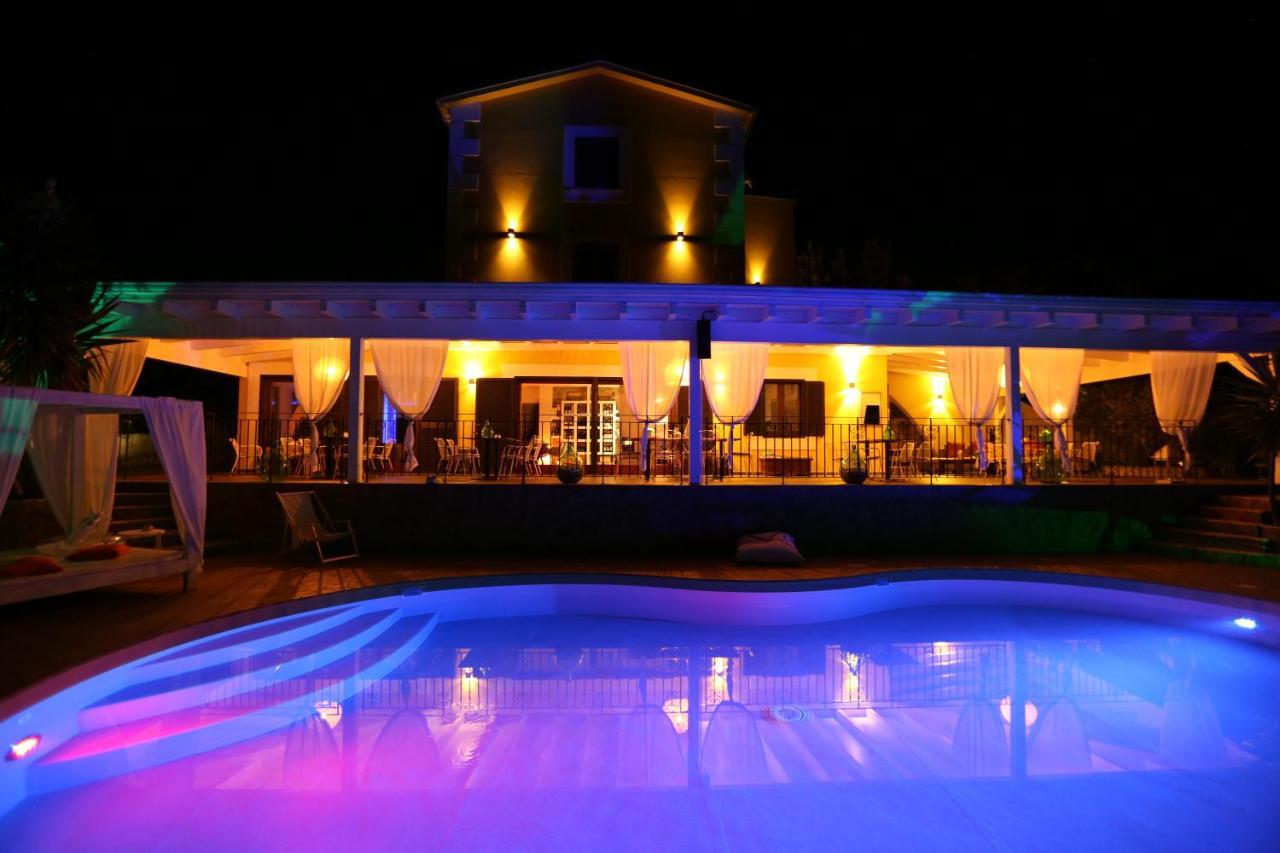 Borgo Del Nespolo Bed & Breakfast Peschici Exterior photo